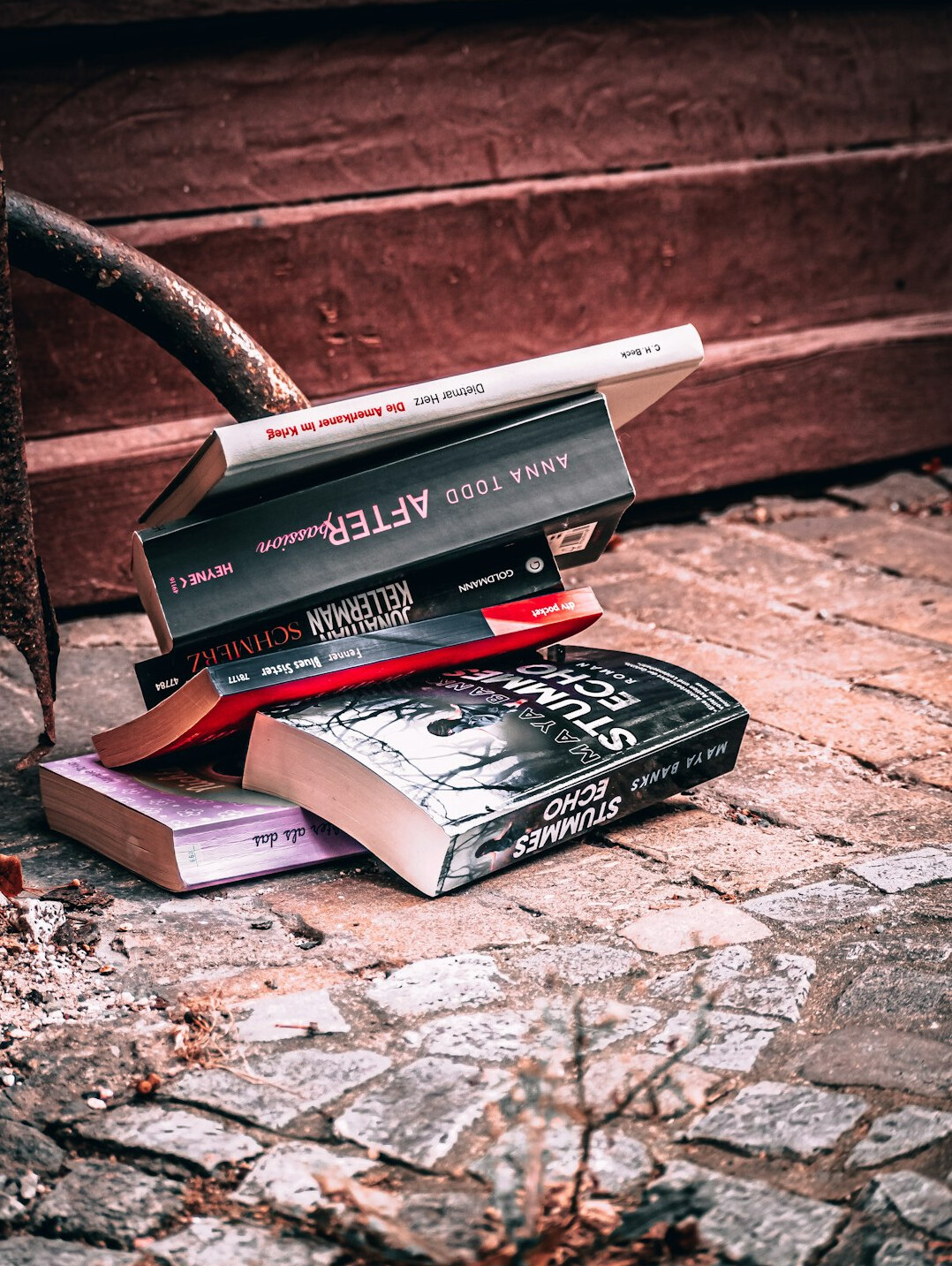 author writing crime novel